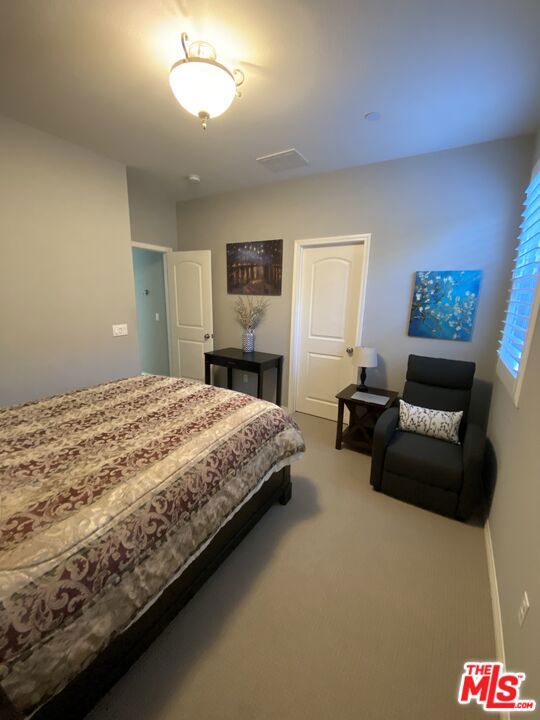 Everett at Five Knolls - Residential Lease
