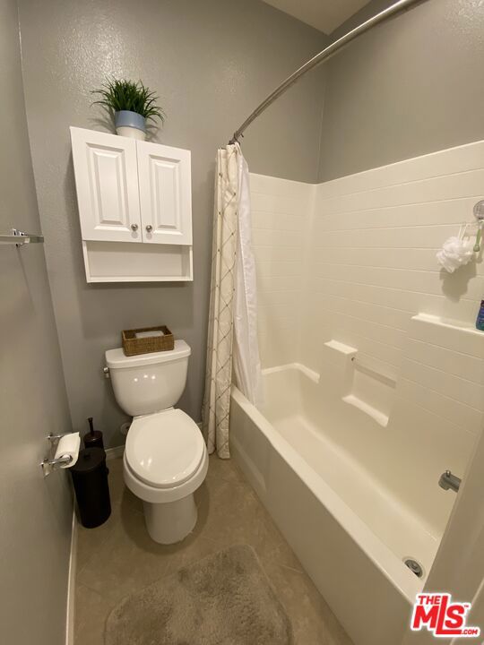Everett at Five Knolls - Residential Lease
