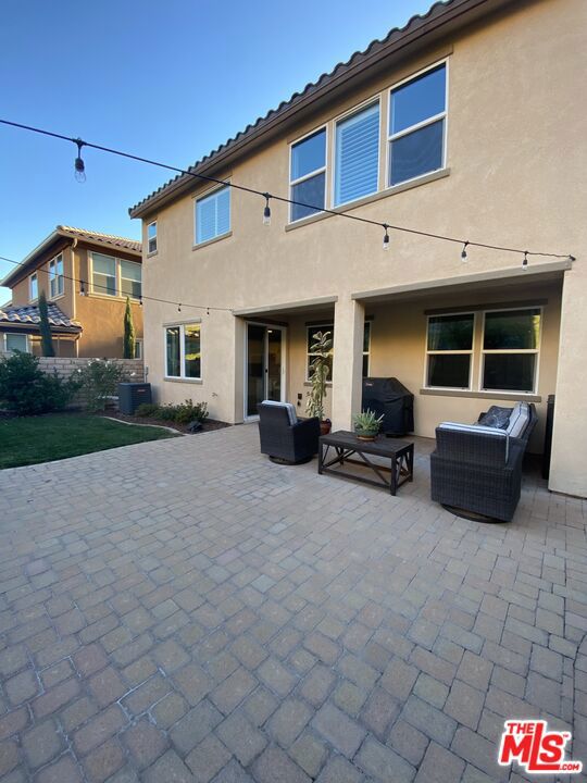 Everett at Five Knolls - Residential Lease