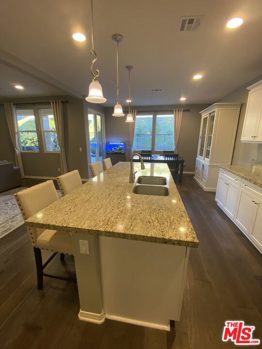 Everett at Five Knolls - Residential Lease