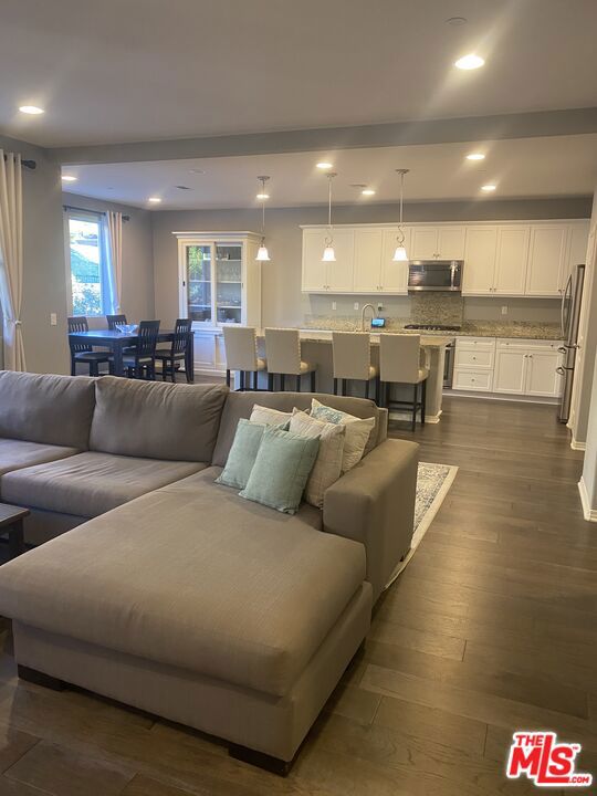 Everett at Five Knolls - Residential Lease