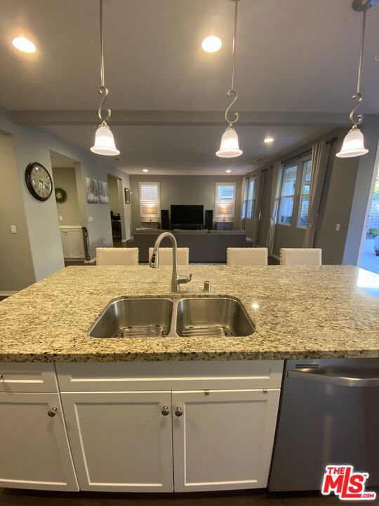 Everett at Five Knolls - Residential Lease