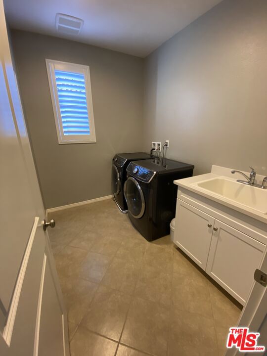 Everett at Five Knolls - Residential Lease