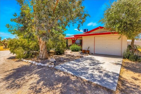 Photo of 4816 Terry Lane, Yucca Valley, CA 92284 (MLS # JT26094835)