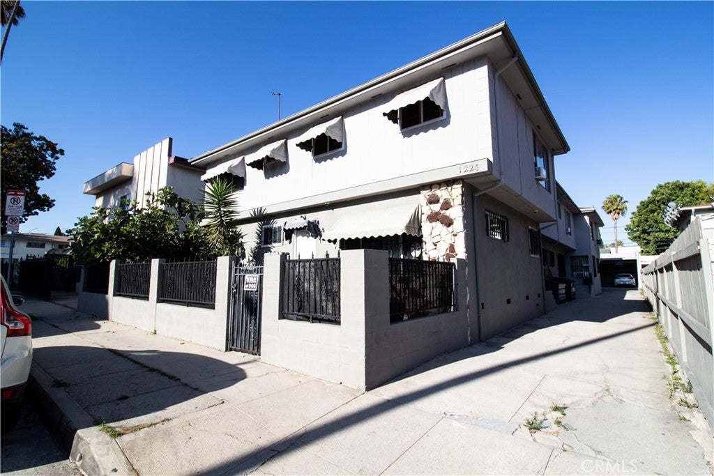 1224 North Mansfield
