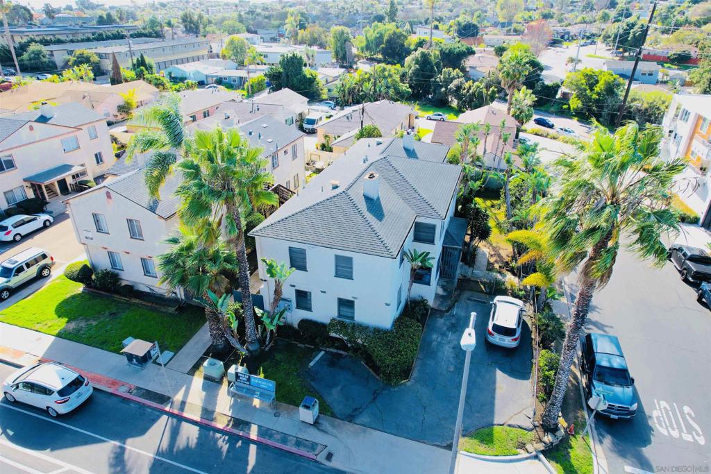 2169 75 Las Lomas Street