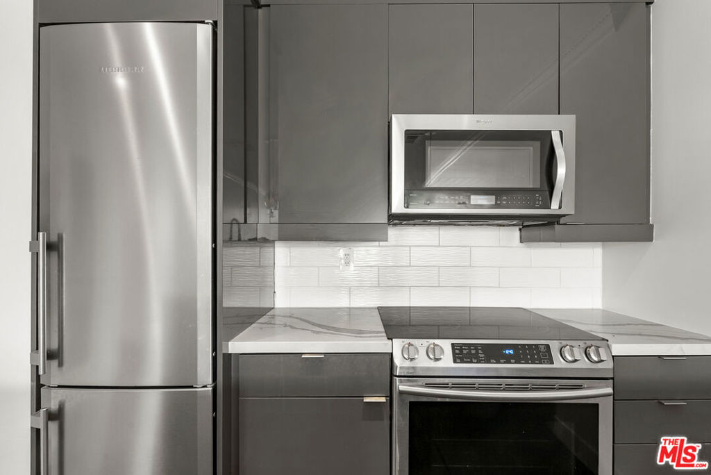 740 N Kings Road 212