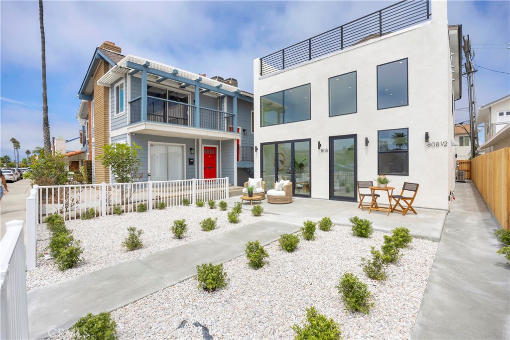 808 W Balboa Boulevard