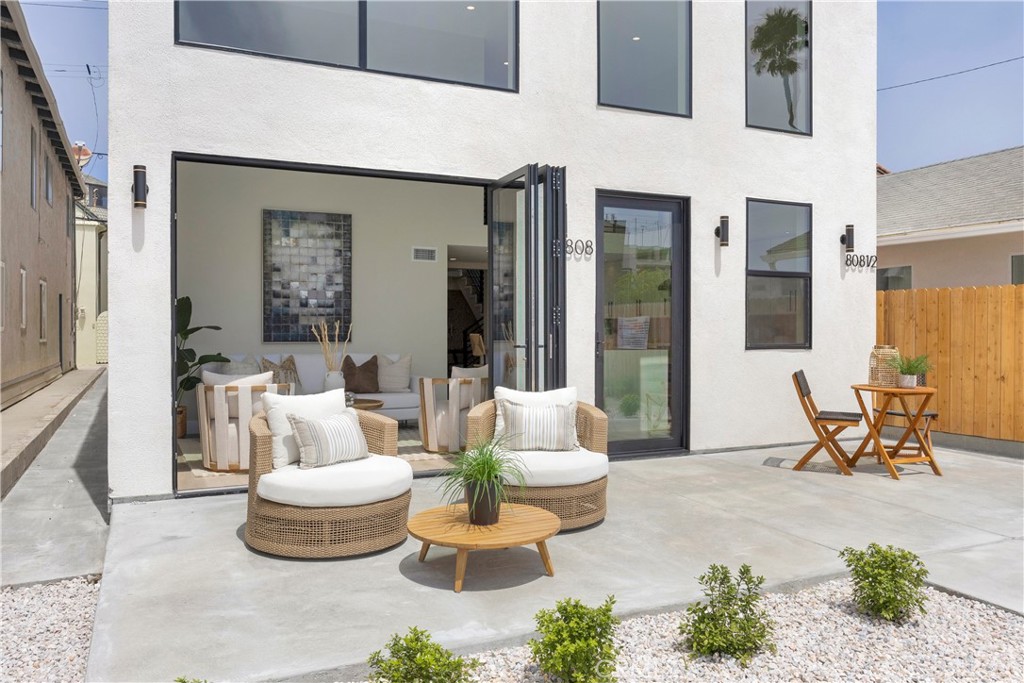 808 W Balboa Boulevard