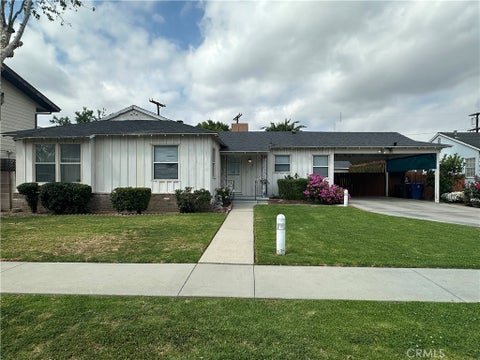 Photo of 12811 Cumpston, Valley Village, CA 91607 (MLS # SR26124216)