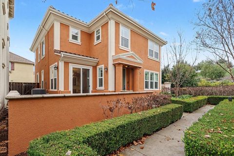 Photo of 568 Selby Lane, Livermore, CA 94551 (MLS # ML82029968)