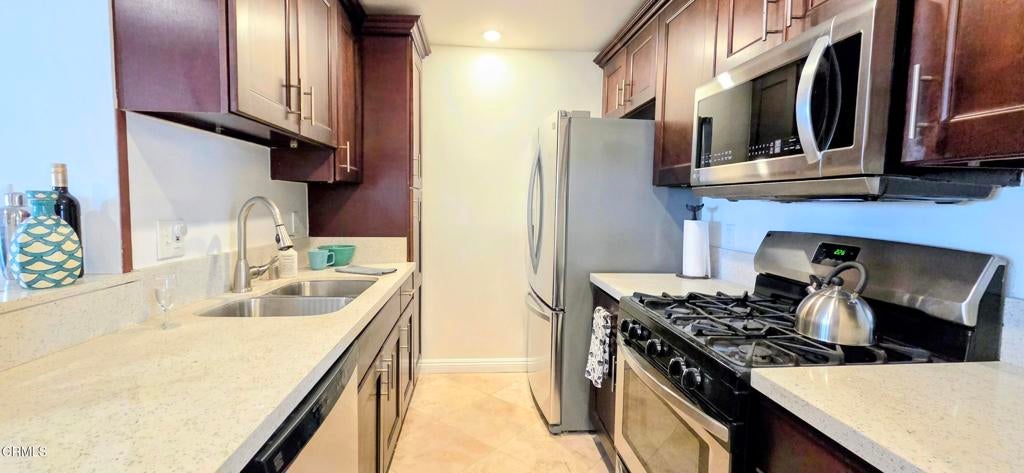 Photo of 5700 Etiwanda Avenue #123, Tarzana, CA 91356 (MLS # V1-35036)