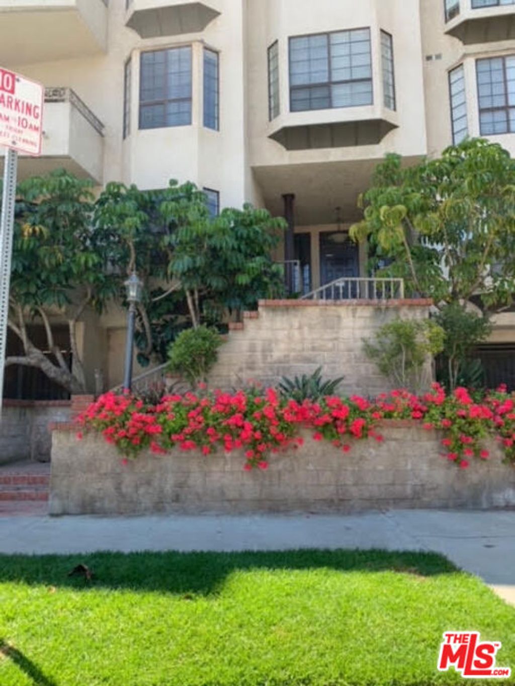 Photo of 4707 Willis Avenue #110, Sherman Oaks, CA 91403 (MLS # 25550945)