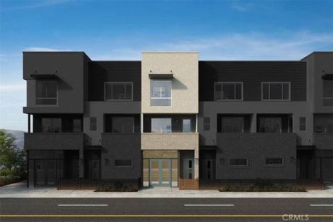 153 Balsawood Tustin CA 92780