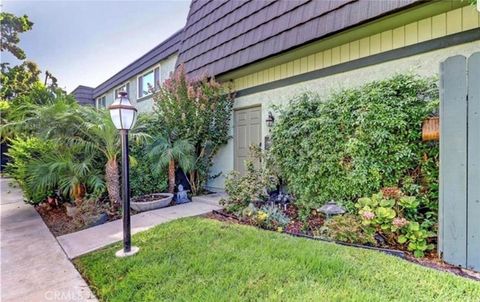 Photo of 1644 Iowa Street #A, Costa Mesa, CA 92626 (MLS # PW25199562) Photo of 1644 Iowa Street #A, Costa Mesa, CA 92626 (MLS # PW25199562)