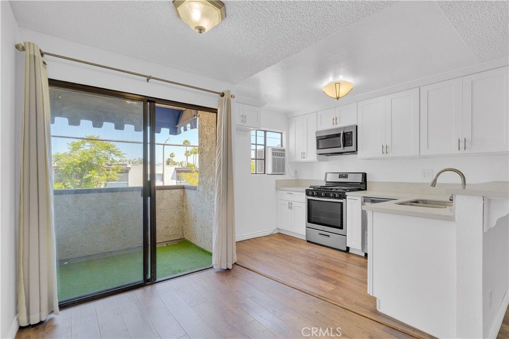 listing image 130722502877550464877
