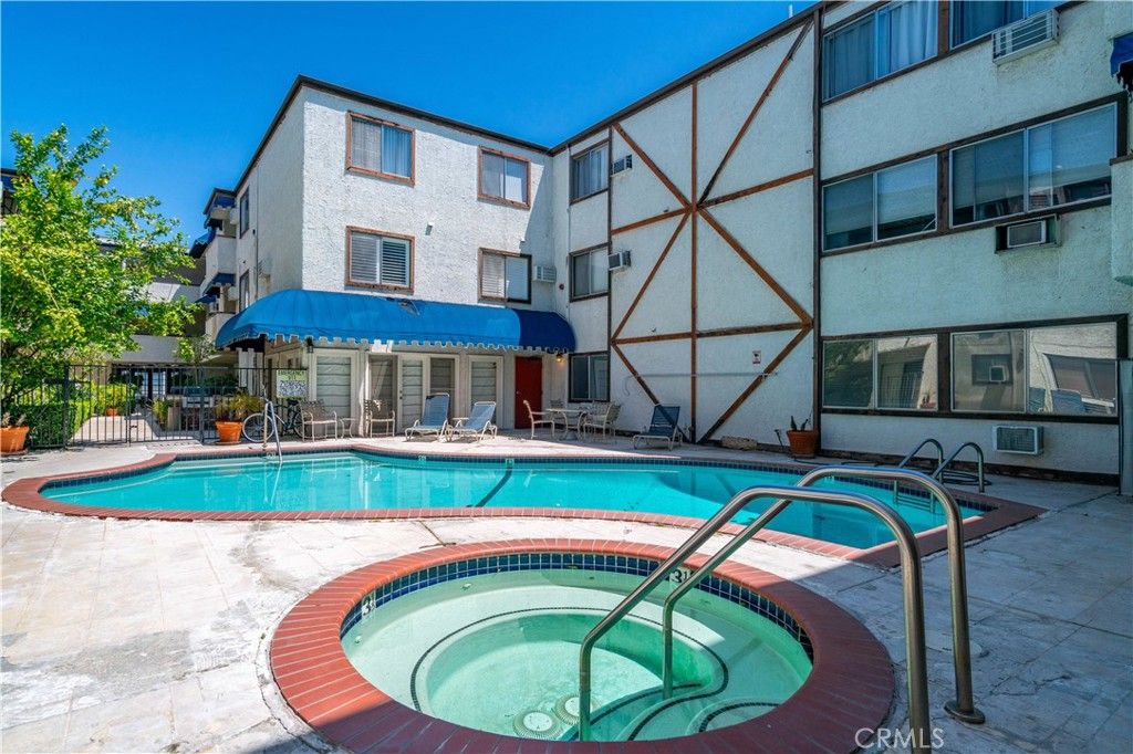 listing image 130724546984320046351