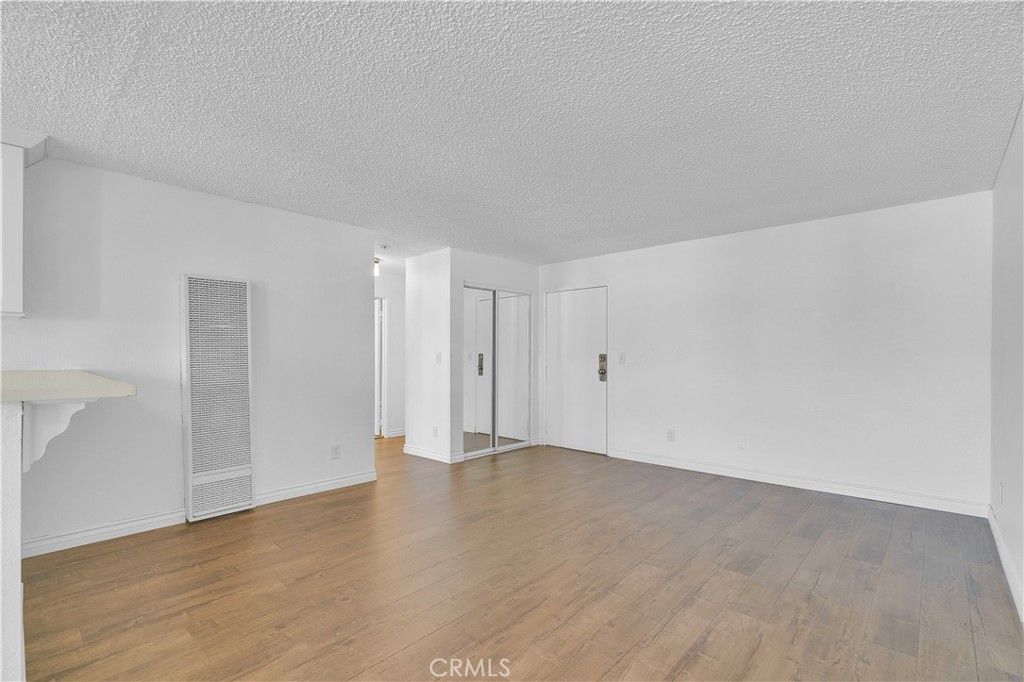 listing image 130726795108158602634
