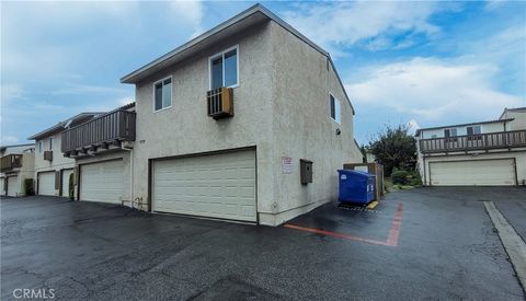 Photo of 809 E Acacia Ave #H, Glendale, CA 91205 (MLS # GD26027814)