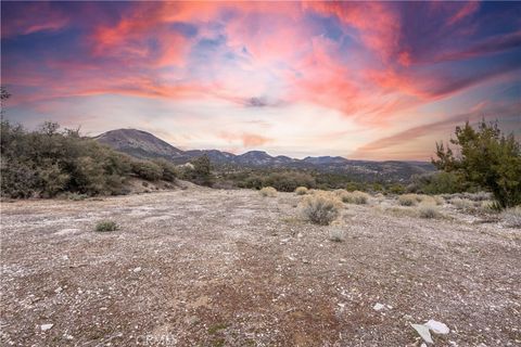 Photo of 0 Umfalozi Road, Tehachapi, CA 93561 (MLS # SR26023607)