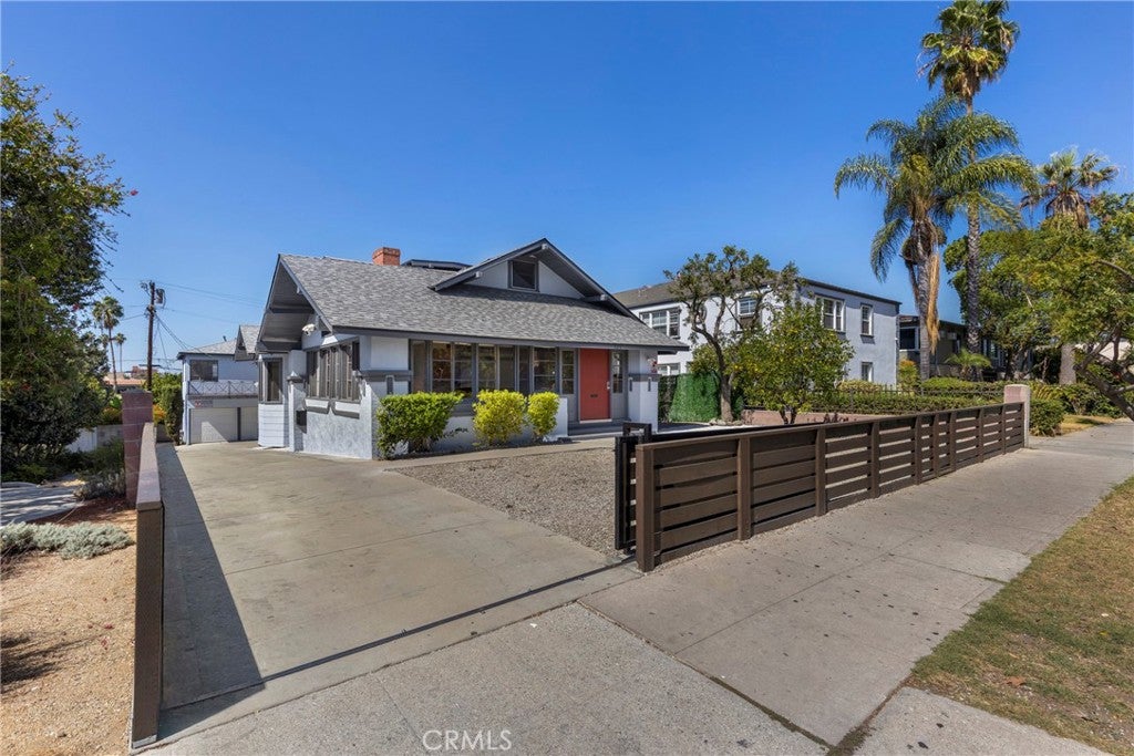 323 N New Hampshire