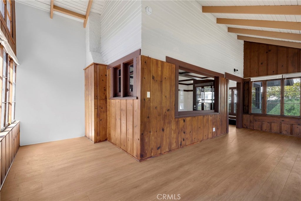 323 N New Hampshire