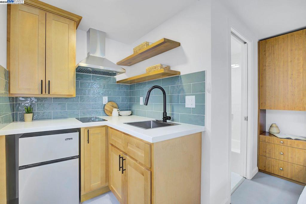 MAXWELL  PARK - Residential Income