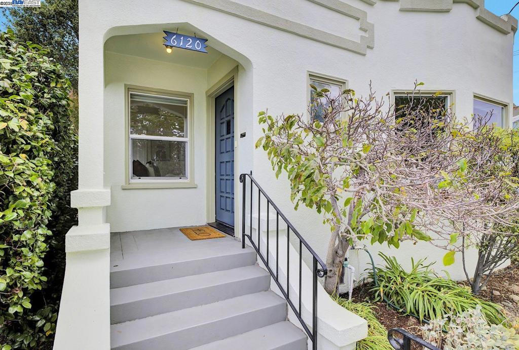MAXWELL  PARK - Residential Income