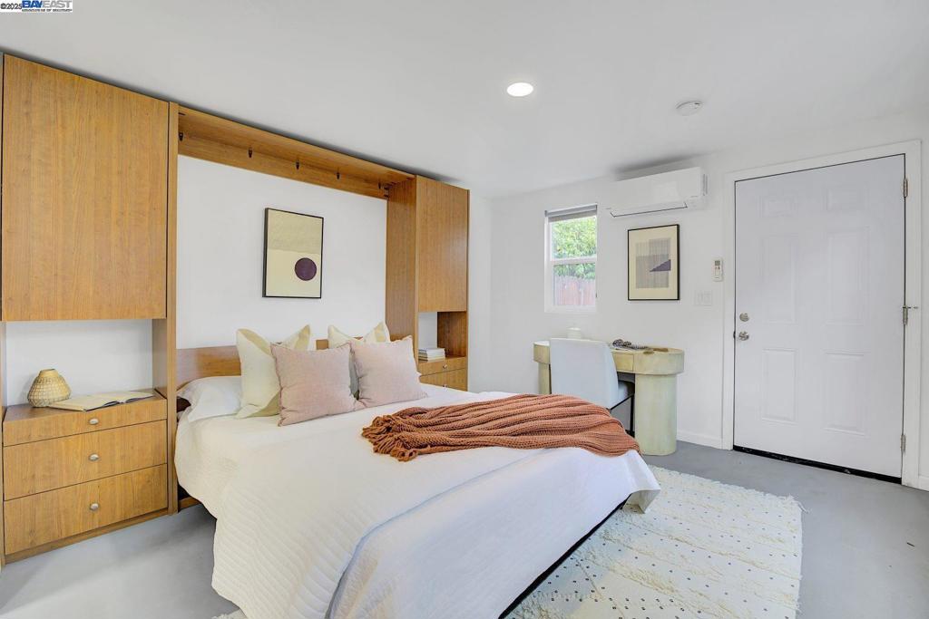 MAXWELL  PARK - Residential Income
