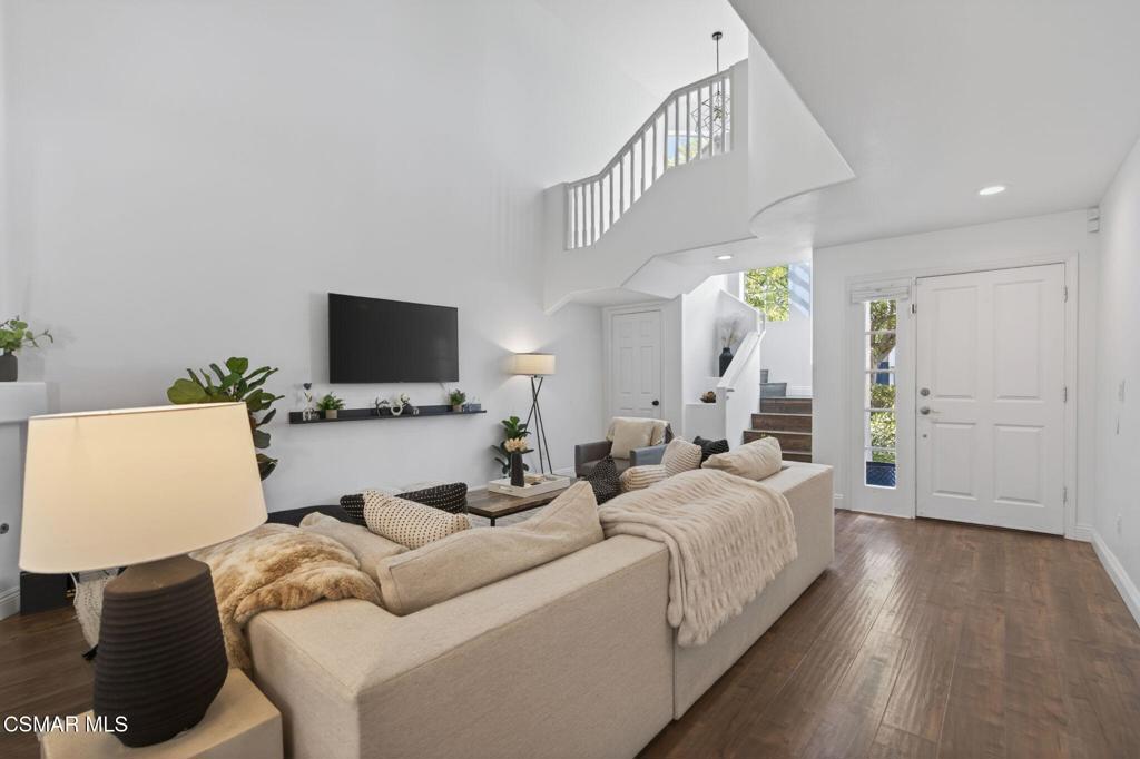 1120 Pan Court