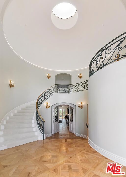 2327 Weybridge Lane