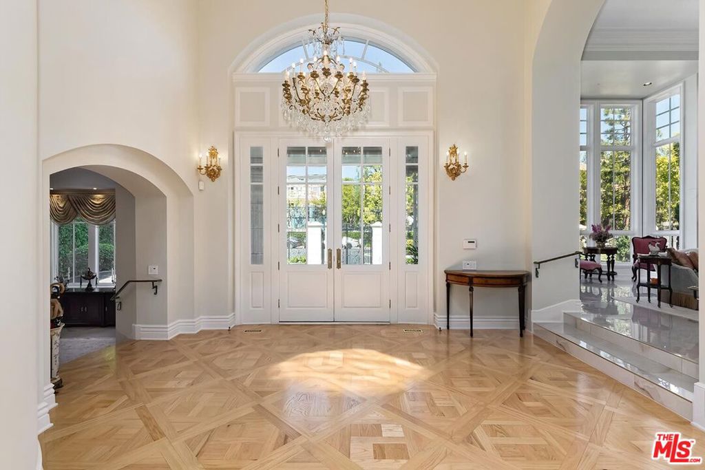 2327 Weybridge Lane