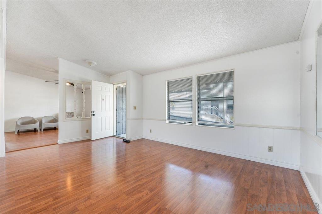 211 N Citrus Avenue #50