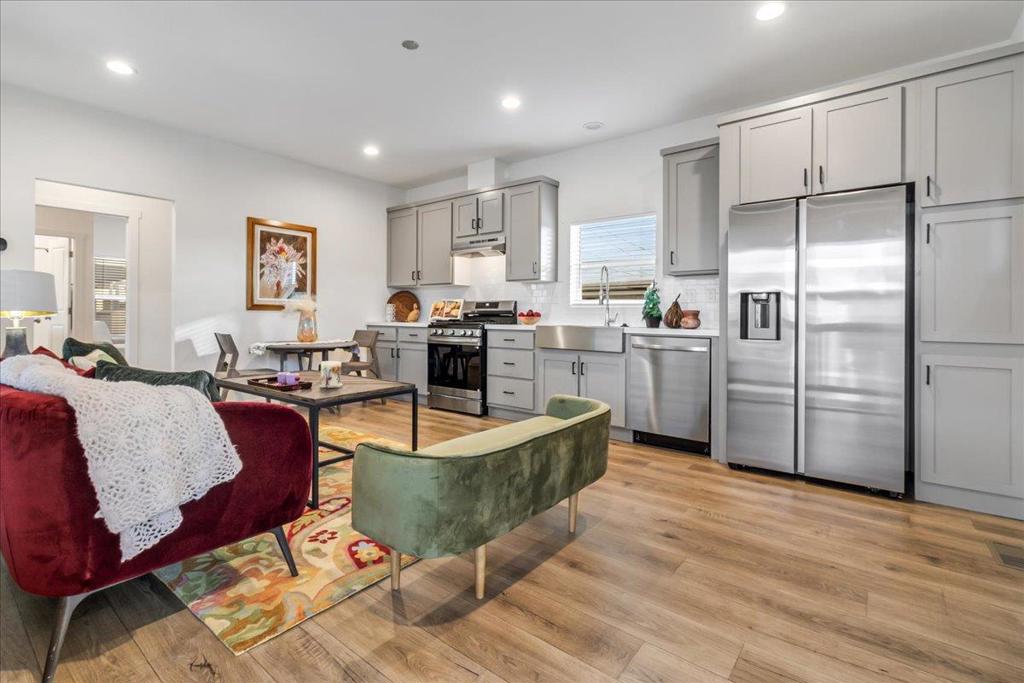 1146 Birch Avenue, #37