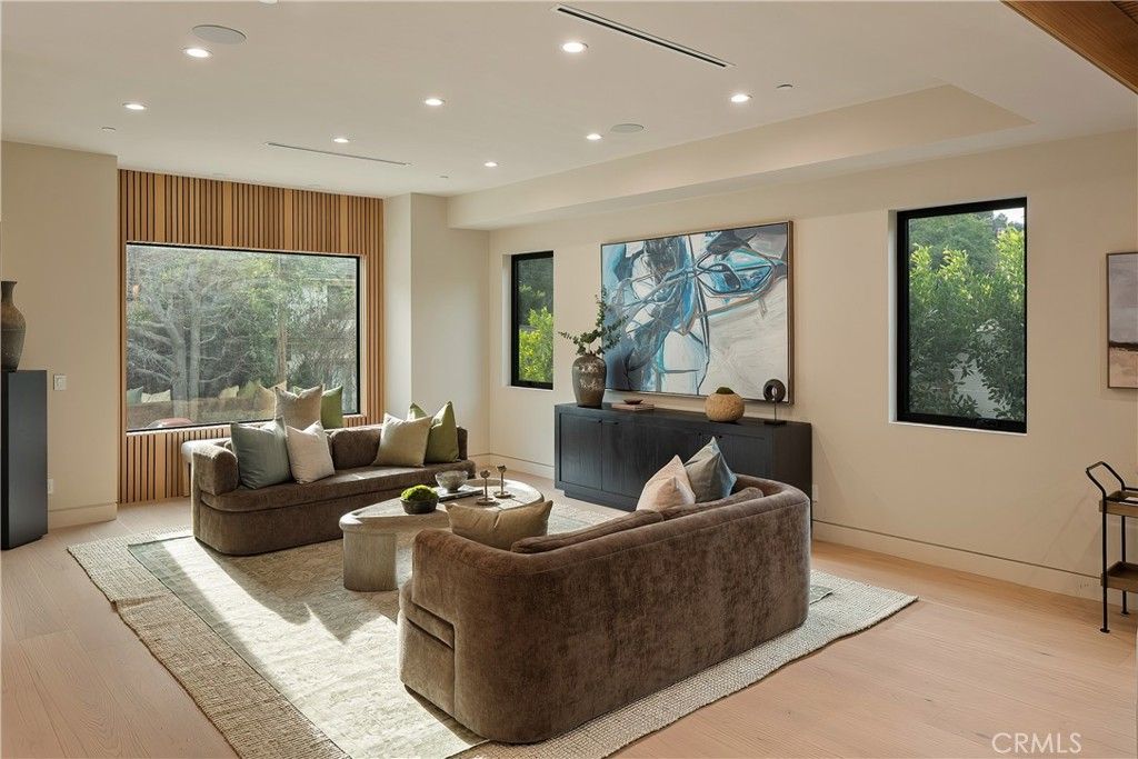 Photo of 3720 Goodland Avenue, Studio City, CA 91604 (MLS # SR26036231)