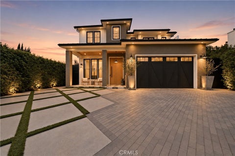 Photo of 5001 Newcastle AVE, Encino, CA 91316 (MLS # SR26222790)