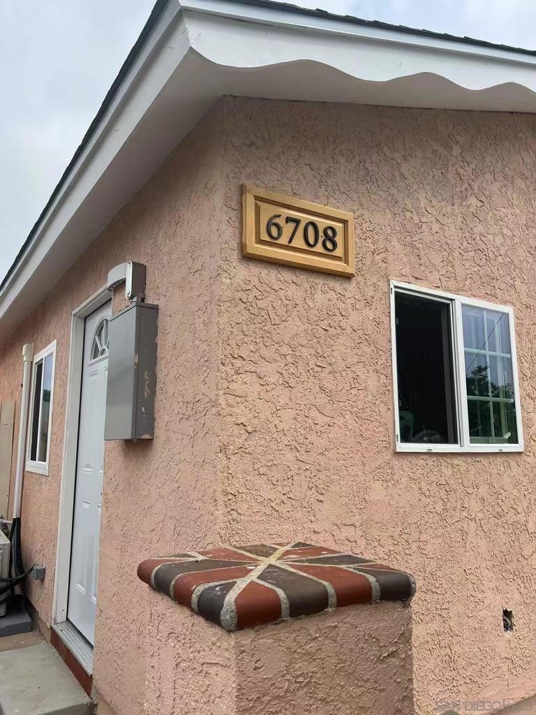 6708 Barnhurst
