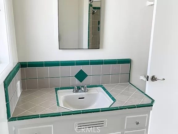 Main Beach (BCH) - Residential Lease