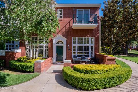 Photo of 2443 Swanfield Court, Thousand Oaks, CA 91361 (MLS # 226000146)