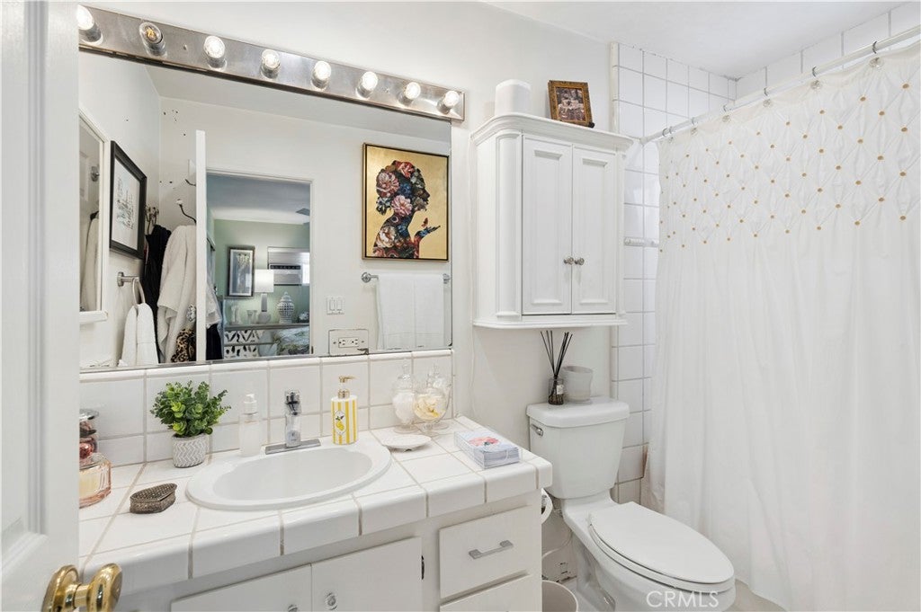 611 Larkspur, Corona Del Mar CA 92625 - Photo 8