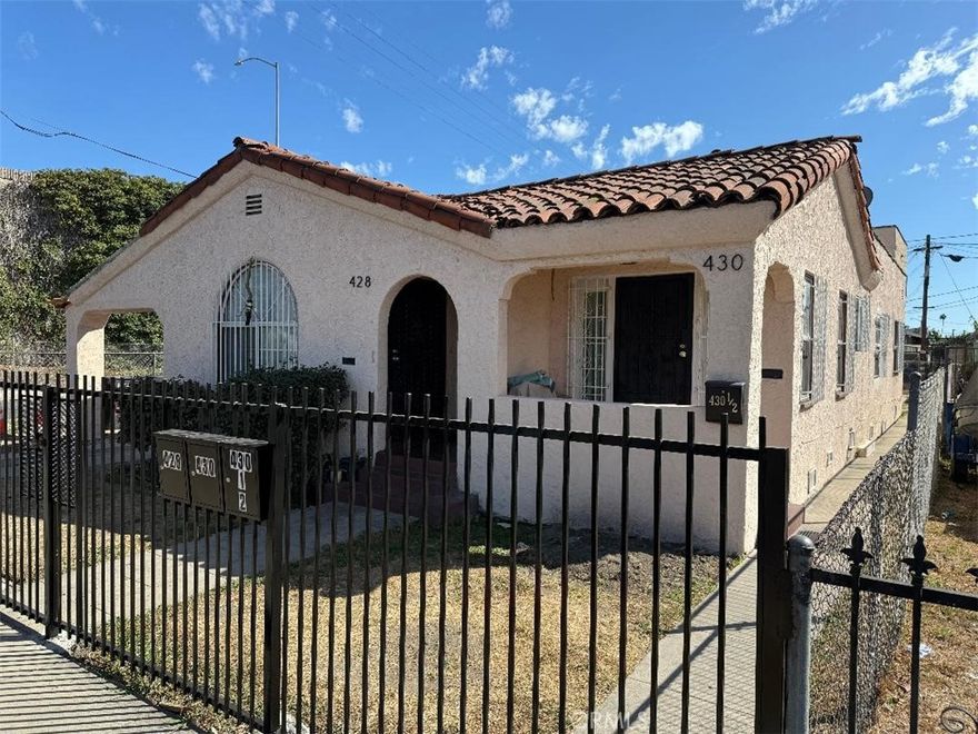 Prime Triplex with 3 bedroom 1 bath unit, 2 bedroom 1 bath unit & 1 bedroom 1 bath unit in great condition, recently renovated, long driveway for many cars, 3 garages for 1 car each, Perfect for OWNER OCCUPIED 3 bedroom unit.