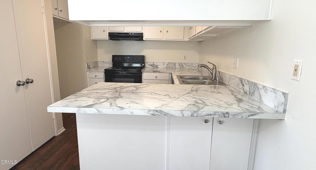 2304 Miramar Walk