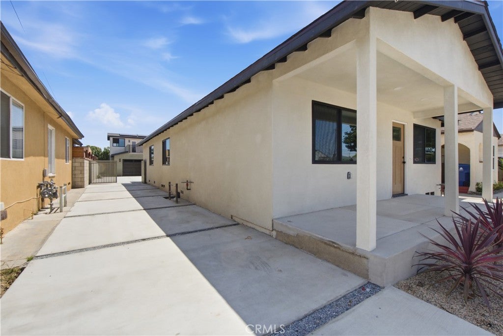 1558 W 214th Street