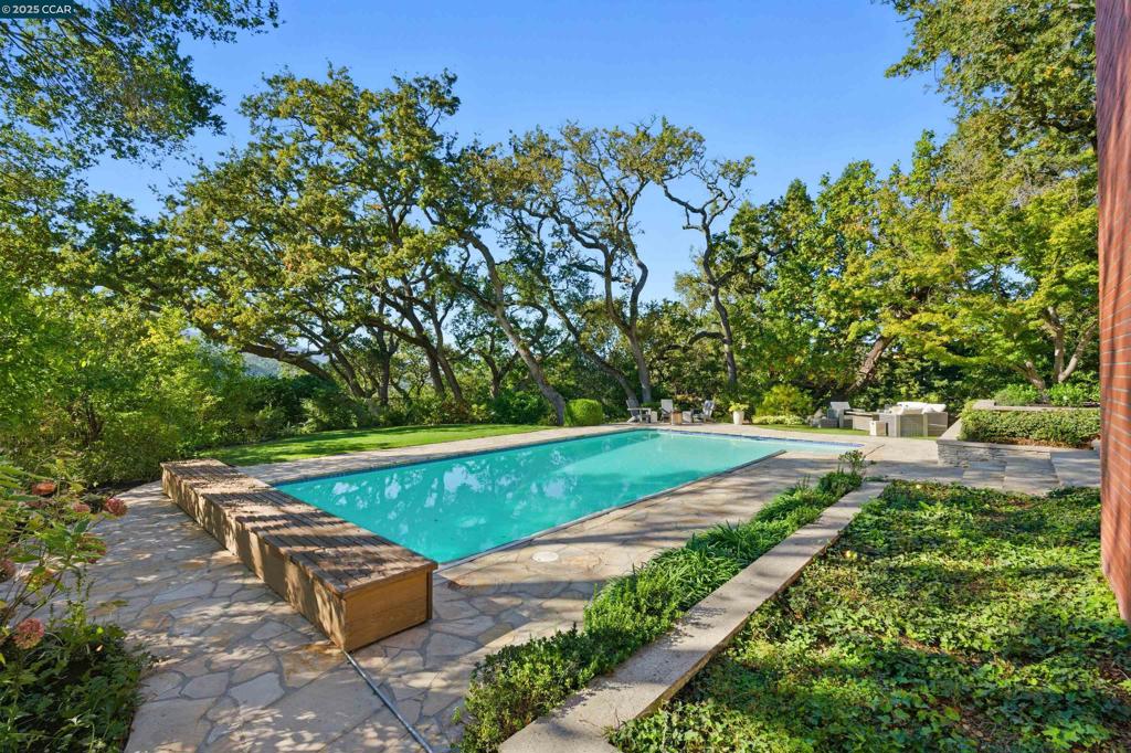 ORINDA C.C. - Residential