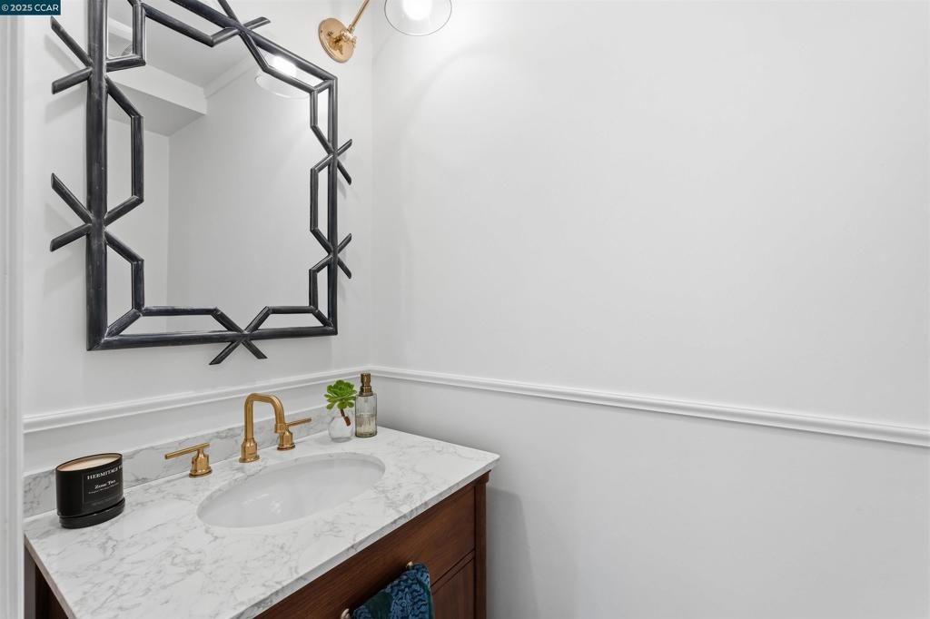 ORINDA C.C. - Residential