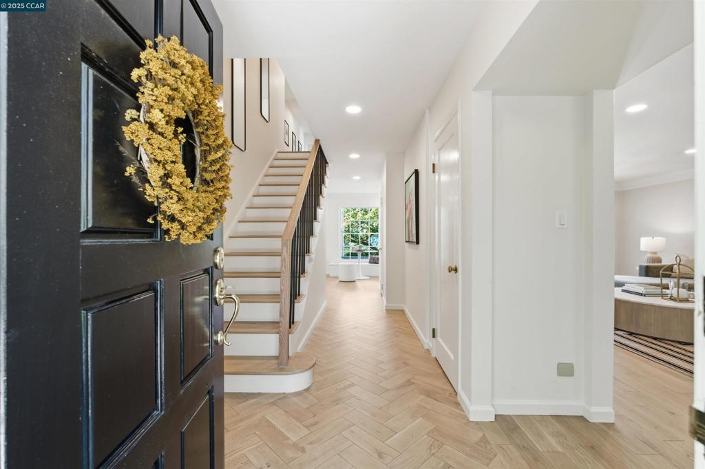 ORINDA C.C. - Residential