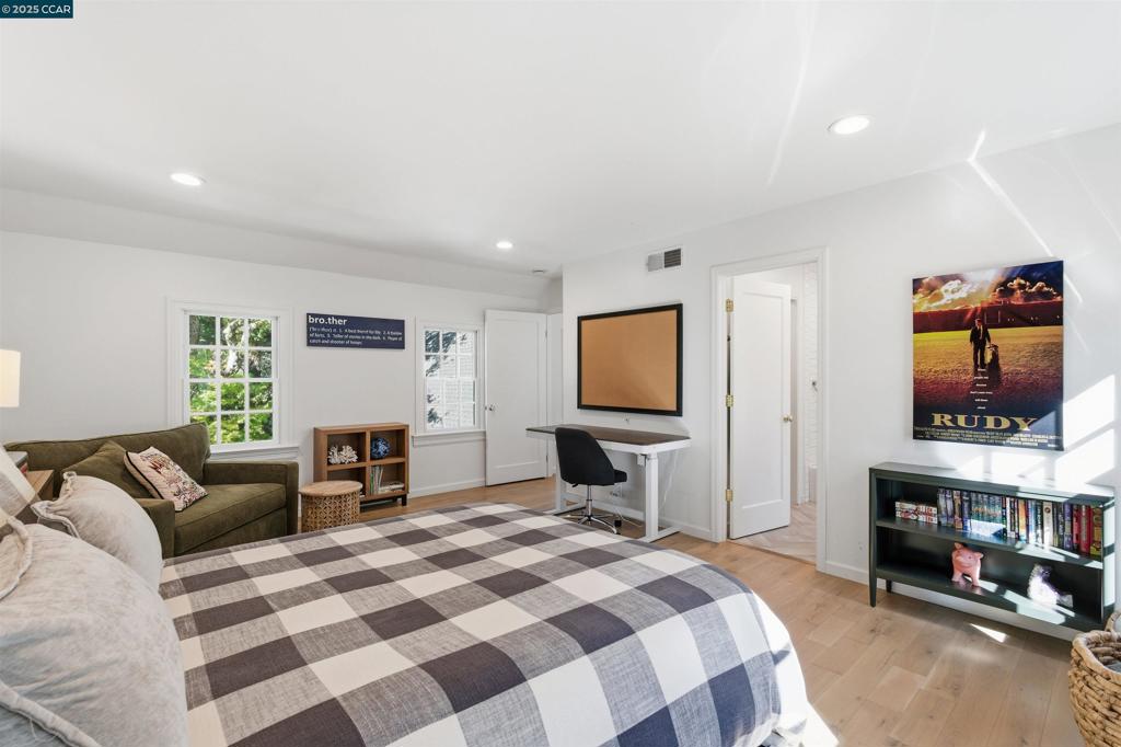 ORINDA C.C. - Residential