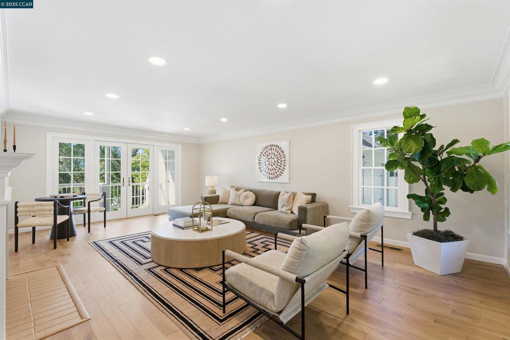 ORINDA C.C. - Residential