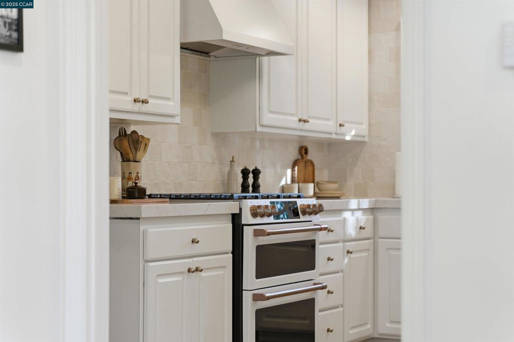 ORINDA C.C. - Residential