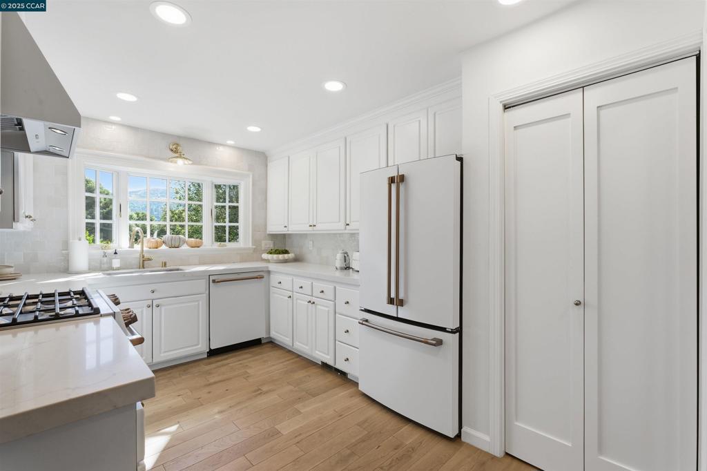 ORINDA C.C. - Residential